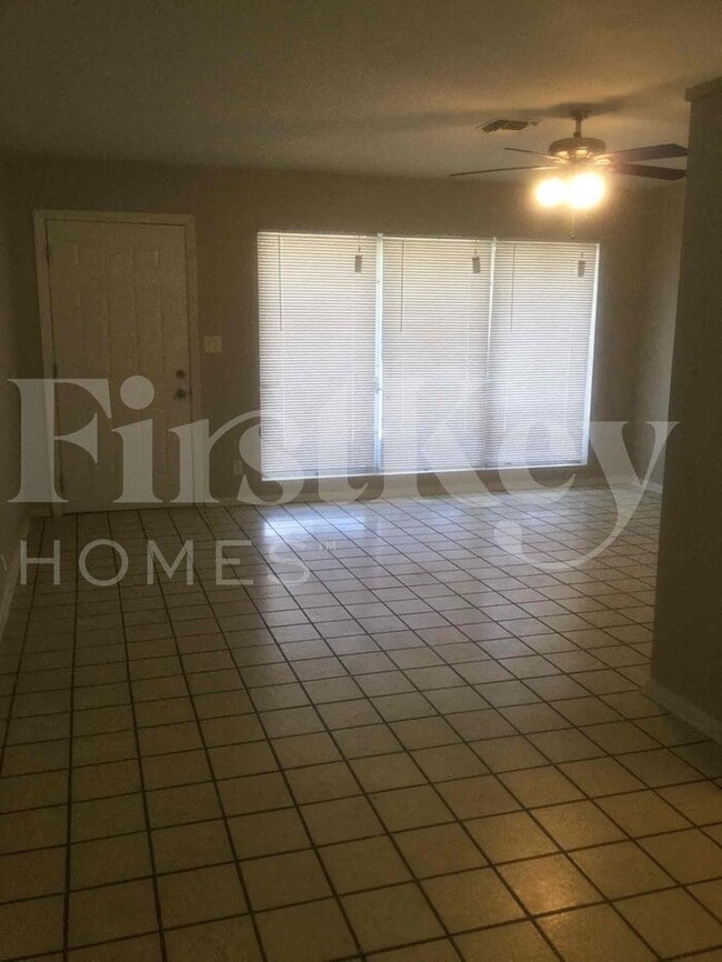 Photo - 609 Snowden Dr