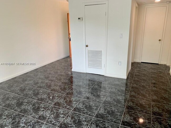 Photo - 3522 NE 166th St Unit 10