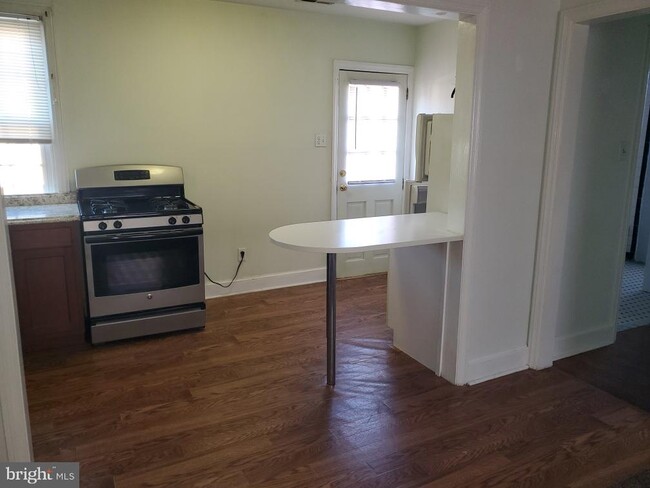 Building Photo - 5 Winston Ave Unit 8 Rental