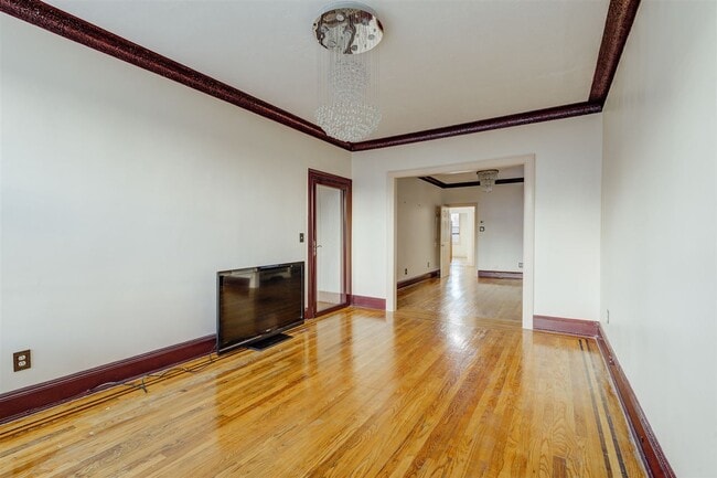 Photo - 13 W 27th St