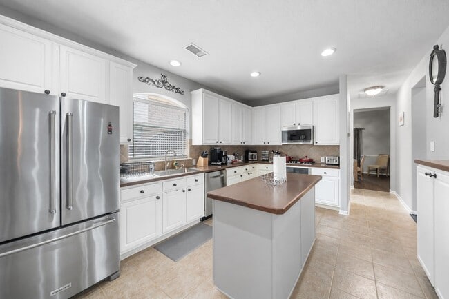 Building Photo - 6 W Prairie Dawn Cir