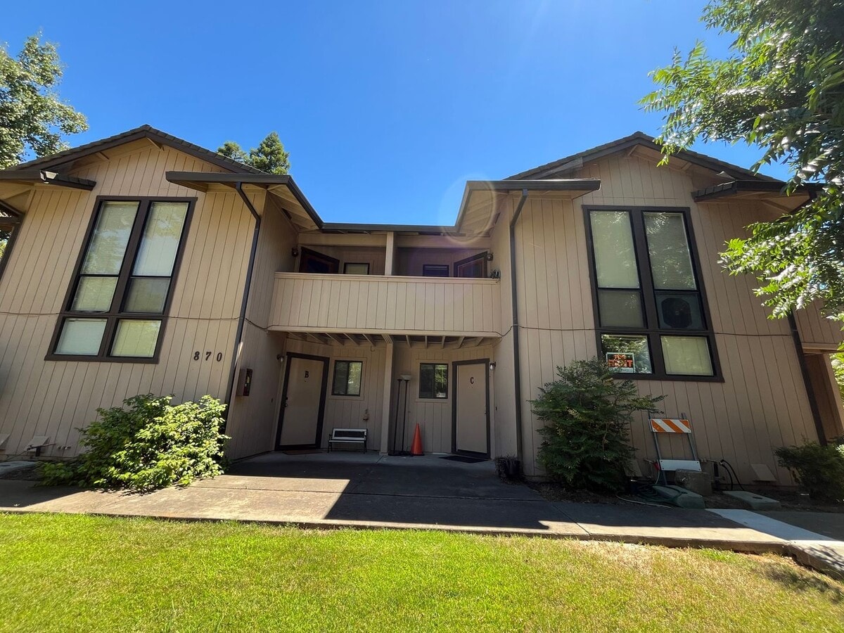 Photo - 870 Adams St Unit 870 Adams Street,  A