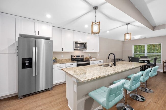 Primrose 2 Bed/2 Bath 1350 sqft - The Flats of Acme Village Rental