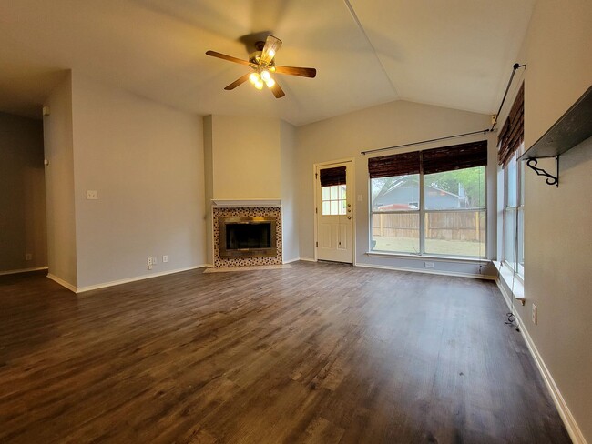 Photo - 722 Minturn Ln