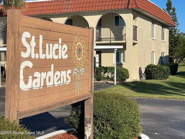 Building Photo - 201 St Lucie Ln Unit 207