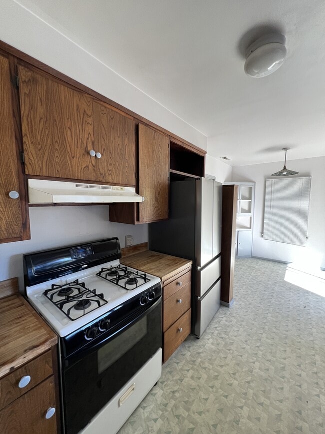 Photo - 115 Laurent St