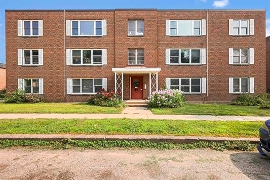 Building Photo - 2 Sherman Terrace Unit 1