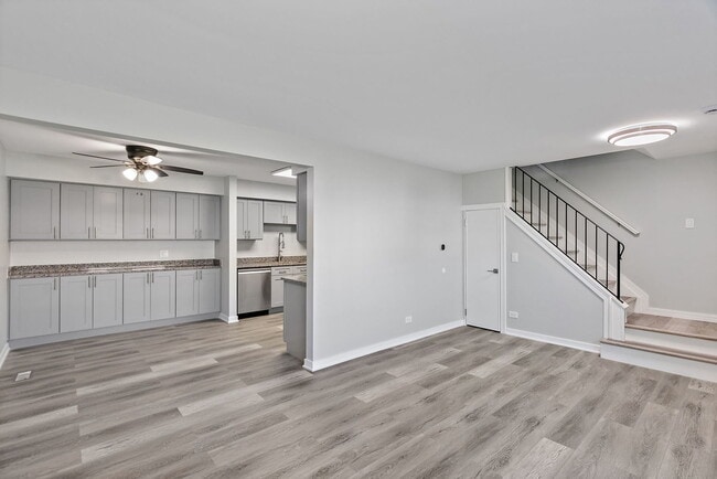 Photo - 1311 Kingsbury Dr Unit E