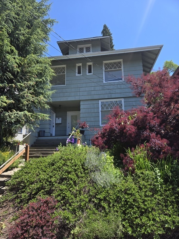 Photo - 620 12th Ave E