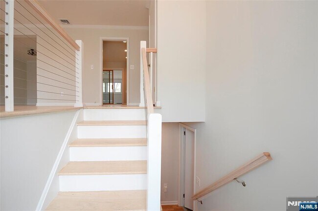 43 Spruce Ave