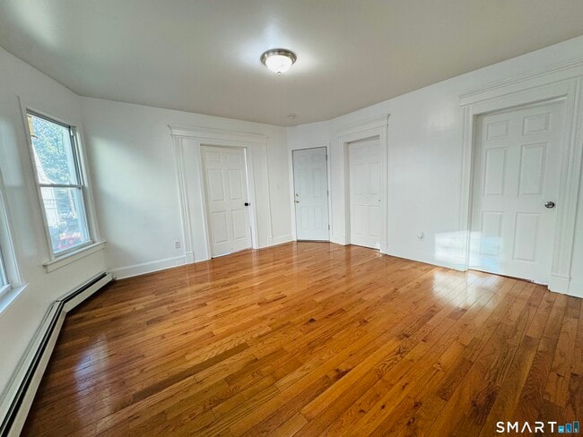 32 Walnut Ave Unit 2