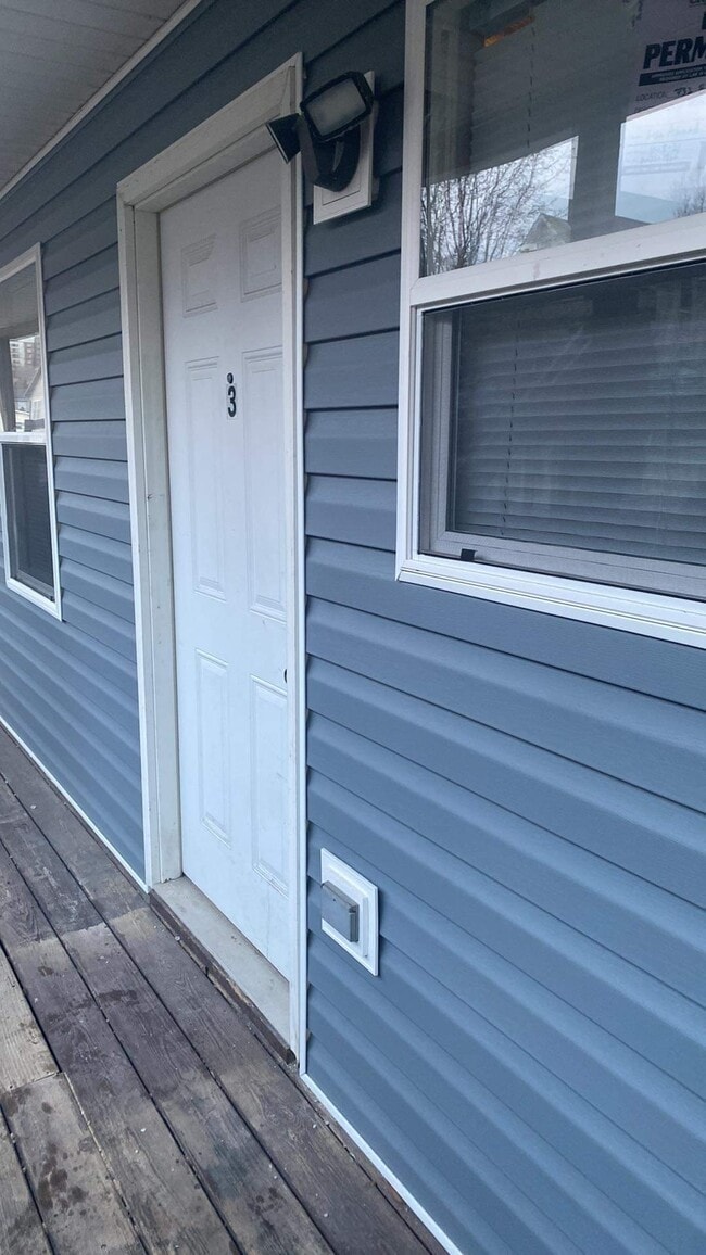 Photo - 726 Beechurst Ave Unit Beechurst Apartments #3