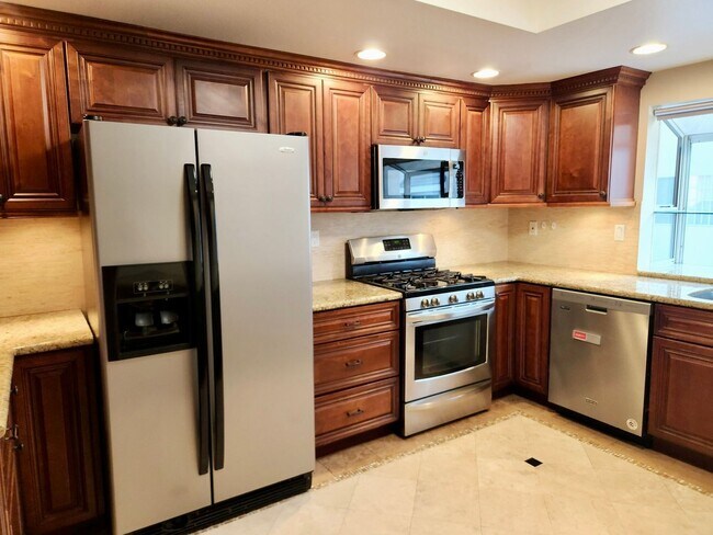 Photo - 2300 Maple Ave Unit 190