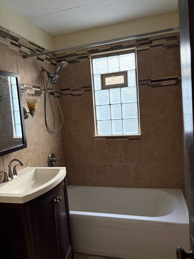 Photo - 1376 Amherst St Unit 3