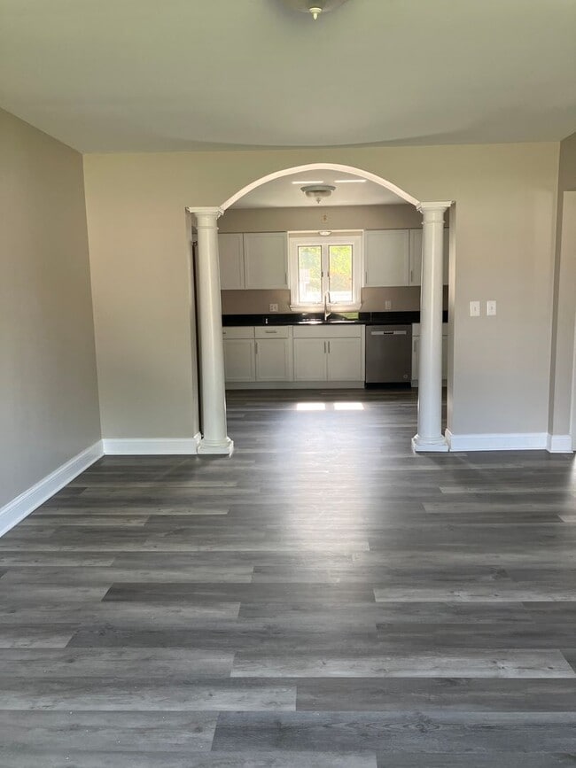 Photo - 2406 Triplett Blvd Unit 1