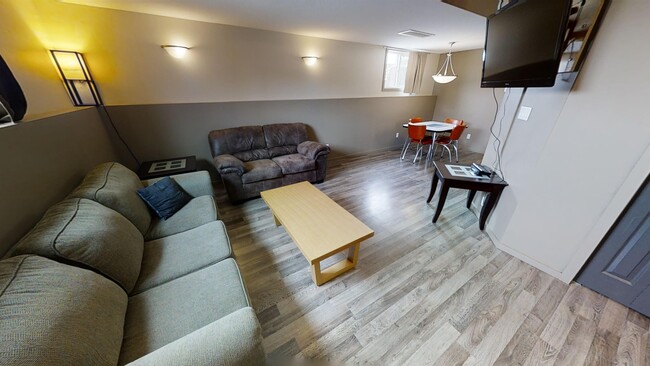 Photo - 11202 75a Ave