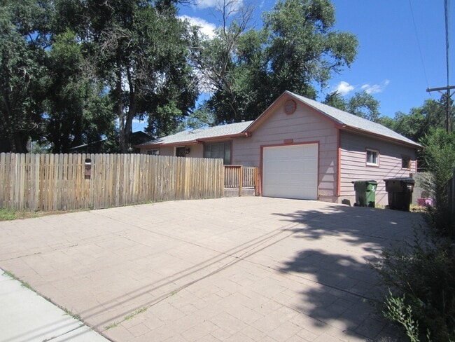 Photo - 2020 Salt Dr