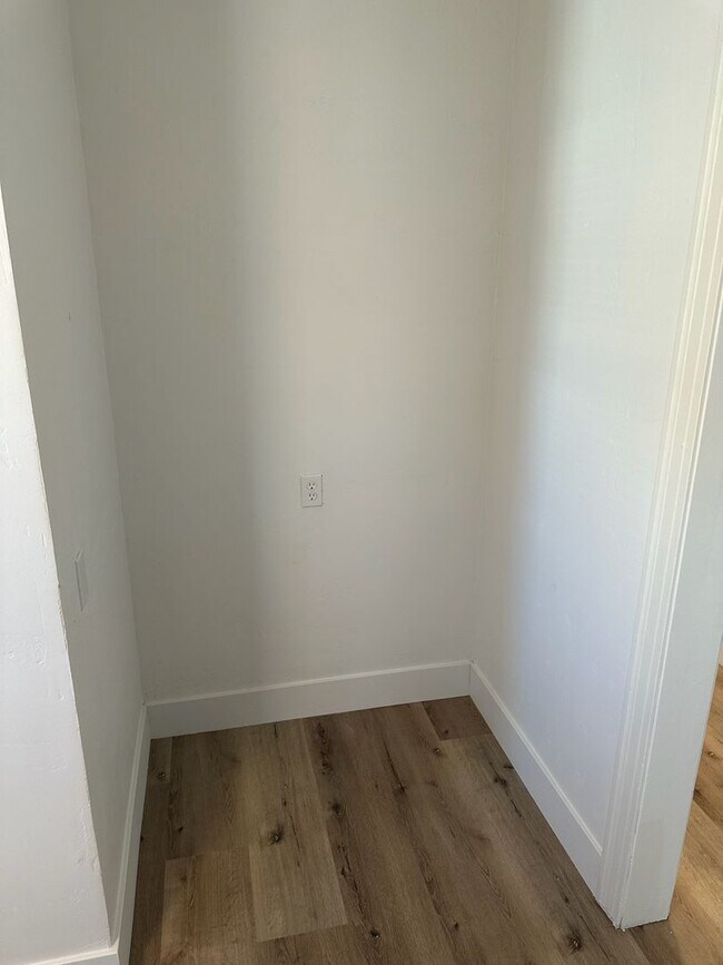 Photo - 837-838 Clarence St. Unit 104