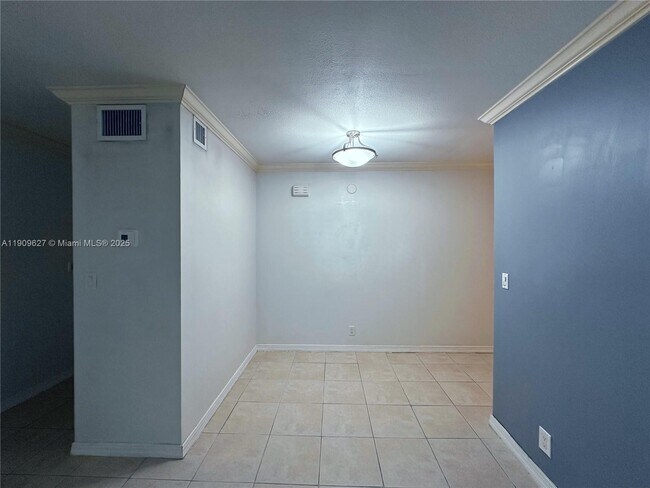 Photo - 2424 SE 17th St Unidad B307