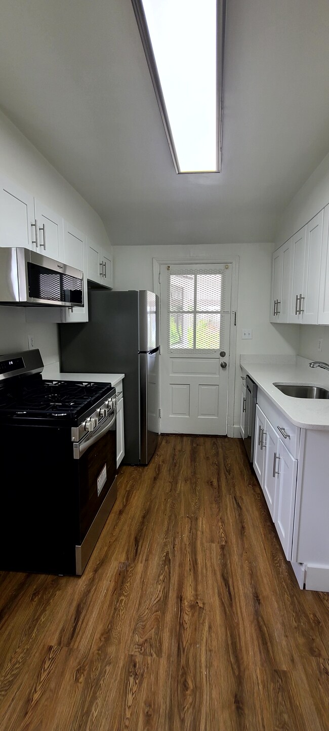 Kitchen - 5705 36th Ave Unidad #1