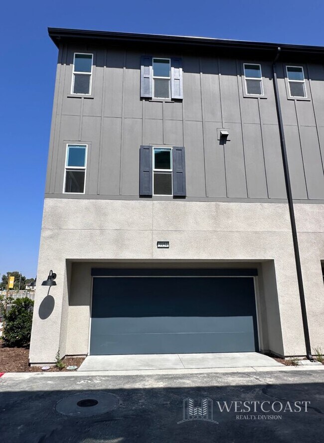 5954 Catskills Ct