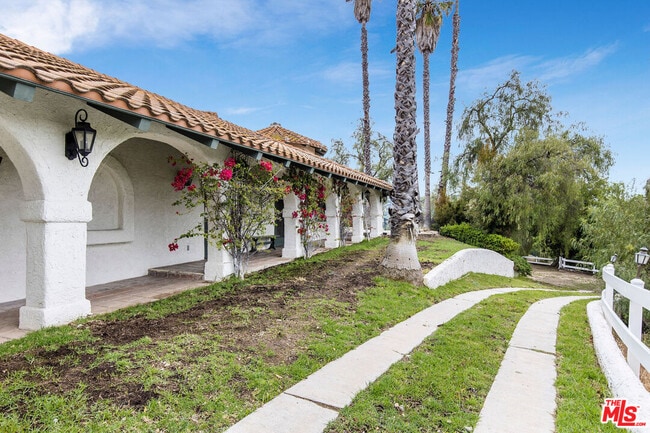 Photo - 24820 Jacob Hamblin Rd