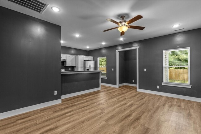 Photo - 4718 Metro Park Ln
