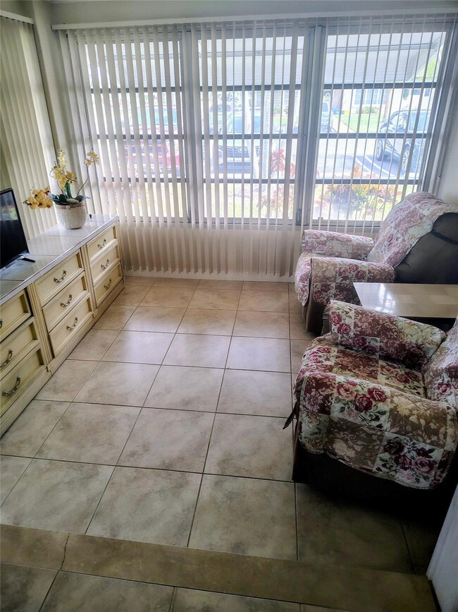 Photo - 1152 Circle Dr