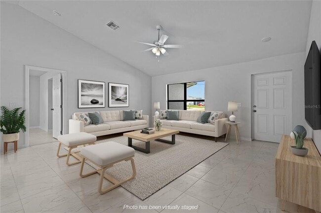 Photo - 710 NW 2nd Ln