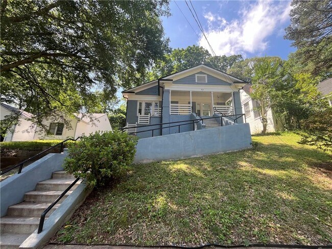 Photo - 954 Byron Dr SW