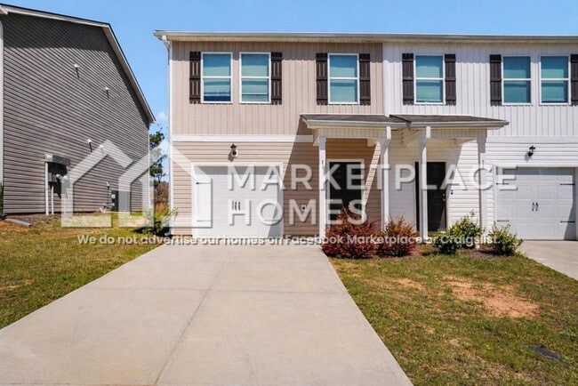 Photo - 476 Oakwood Dr NW