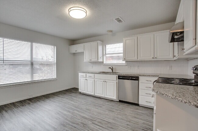 Photo - Freshly Updated 3/2/2 in Cooper!