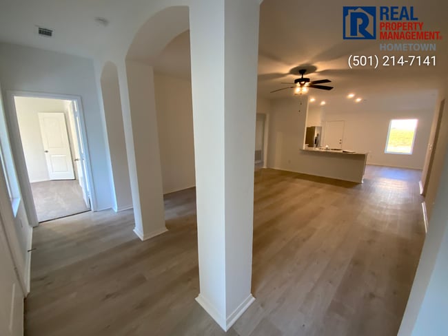 Photo - 1495 Meadows Dr