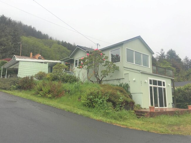 531 Yachats River Road #A - 531 Yachats River Road #A House