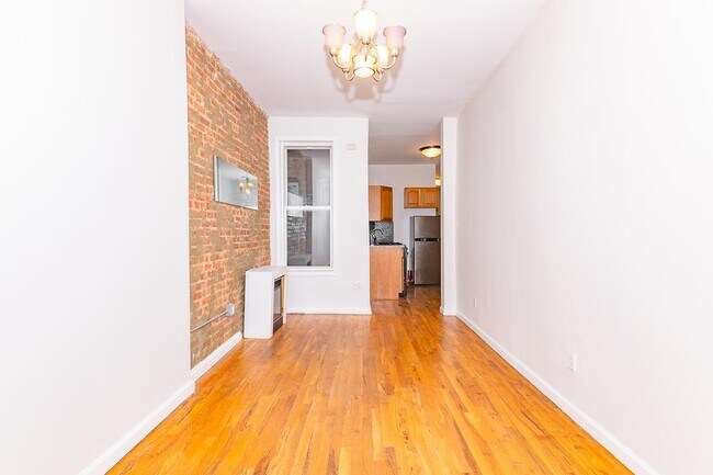 Photo - 1327 Halsey St Apartment Unit 3L