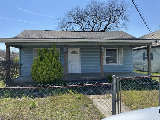 Photo - 1602 E 48th St House