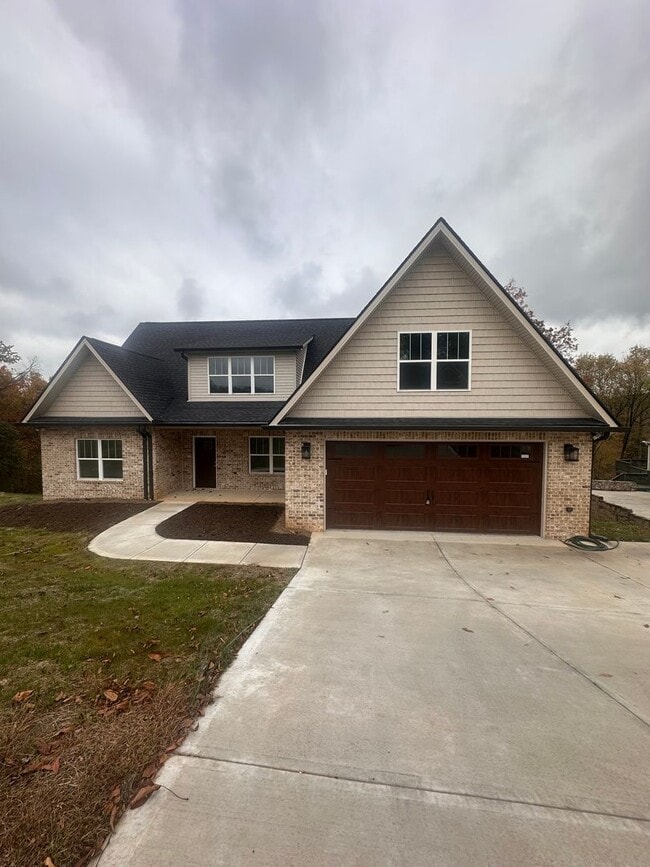 Building Photo - Basement Apartment 1BR/1BA New build in Cl...