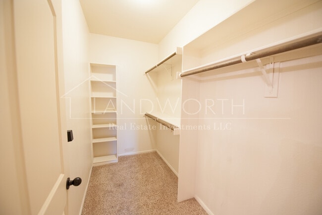 Armario principal - 4624 Angus Dr