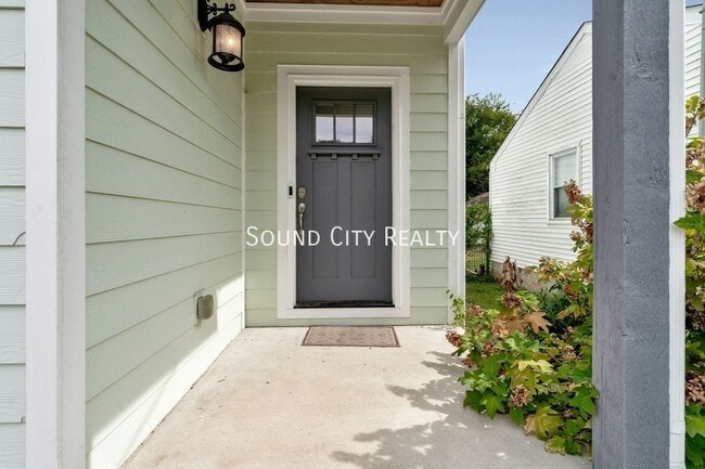 Photo - 5904 Carl Pl