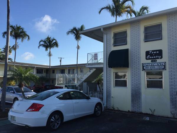 Photo - 122 Detroit St