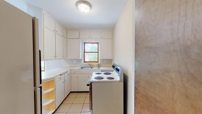 Photo - Great Location - Available August 1st