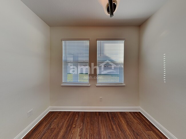 Photo - 1085 Summer Stone Lp