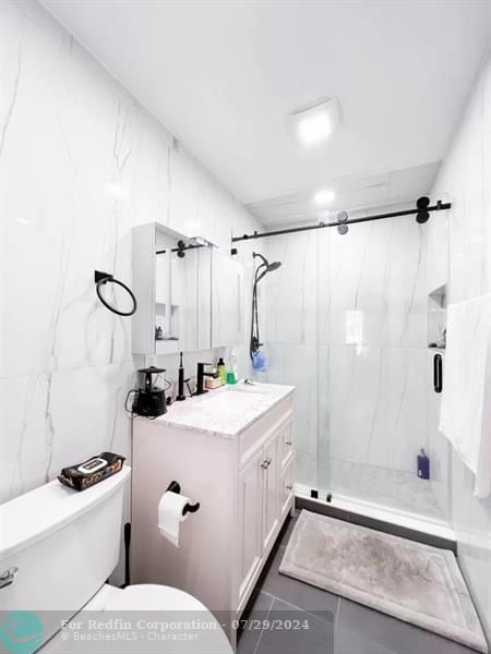 Photo - 5140 NE 3rd Ave Unidad Front