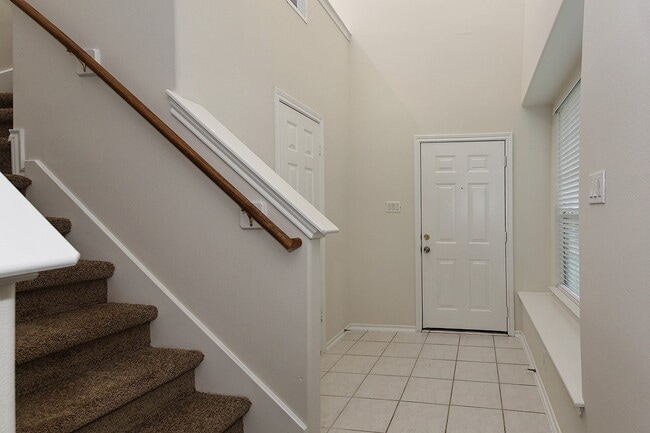 Photo - 102 Blue Creek Pl