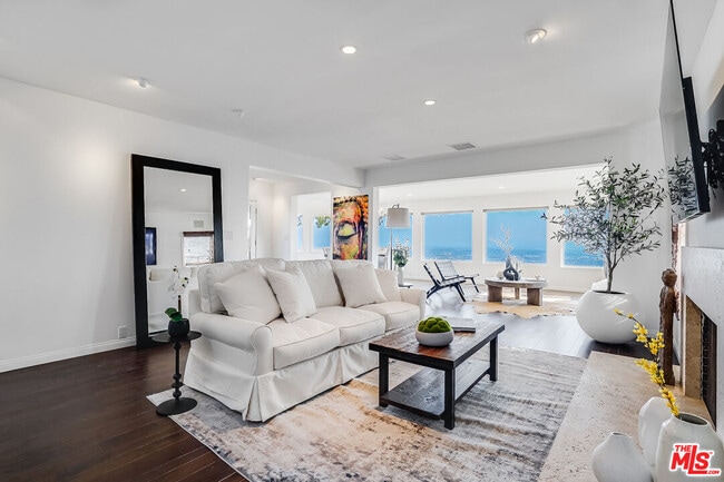 Photo - 8912 Appian Way