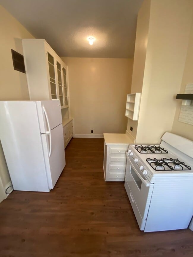 Photo - 606 N Blount St Unit 1
