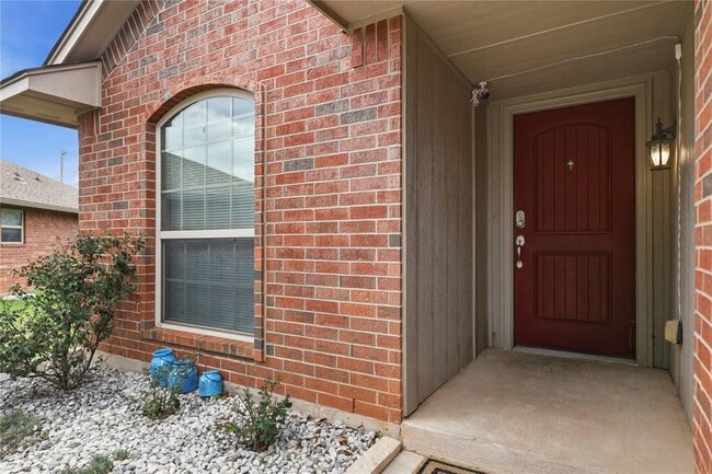 605 Inverleith Cir