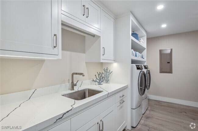 Building Photo - 13945 Old Coast Rd Unit 1606 Rental