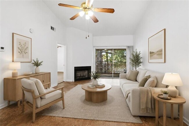 2425 Oxford Pl Unit 131