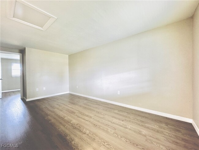 Building Photo - 331 Tarpon Dr